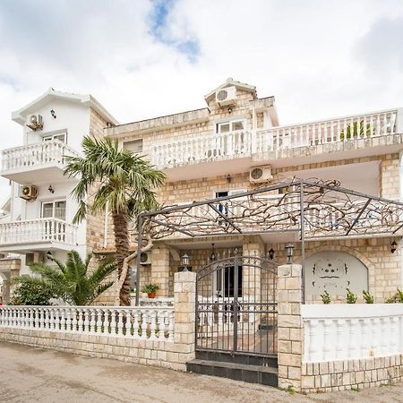 بودفا Apartments & Rooms Nikolic المظهر الخارجي الصورة