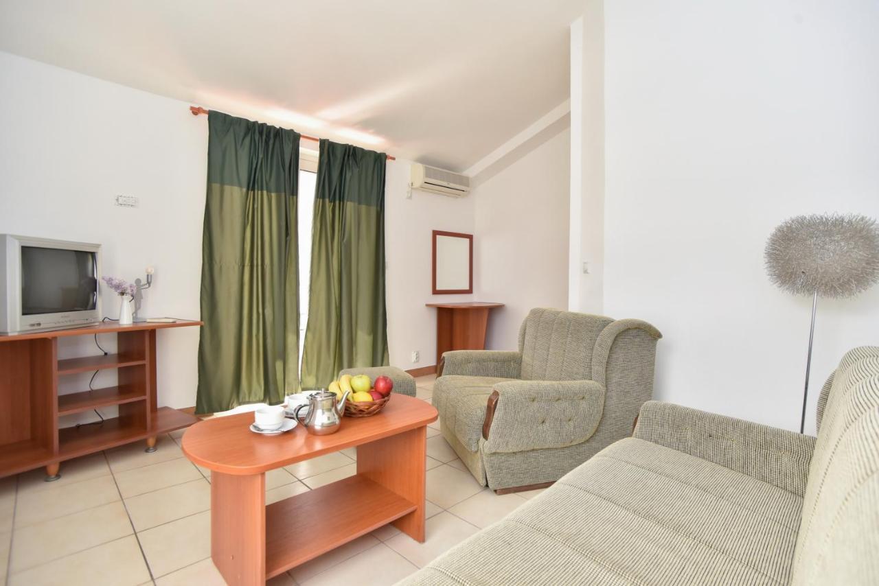 بودفا Apartments & Rooms Nikolic المظهر الخارجي الصورة