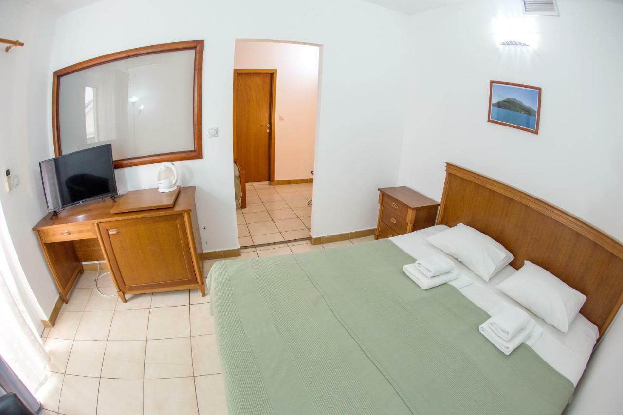 بودفا Apartments & Rooms Nikolic المظهر الخارجي الصورة