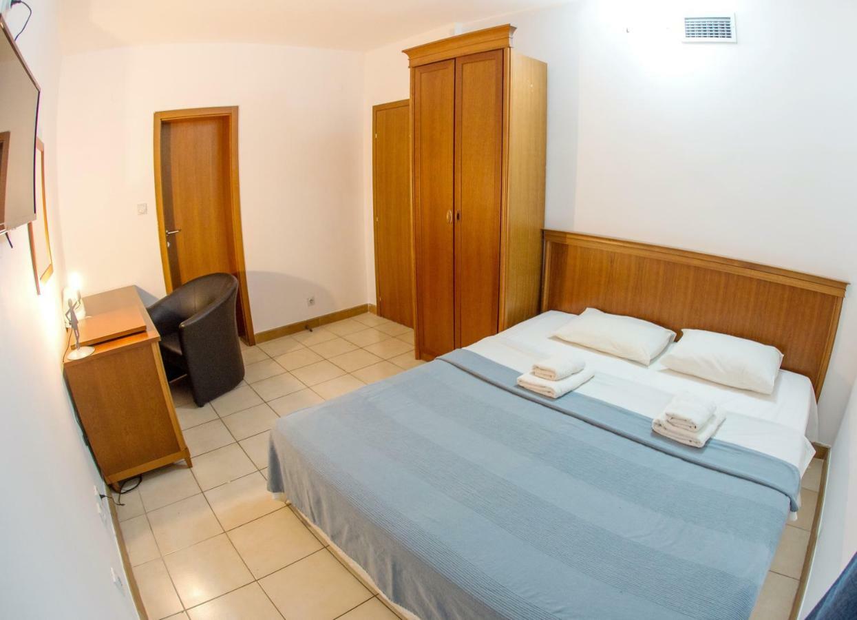 بودفا Apartments & Rooms Nikolic المظهر الخارجي الصورة